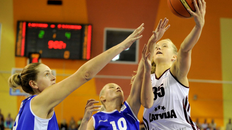 Kate Krēsliņa
Foto: Romāns Kokšarovs, f64