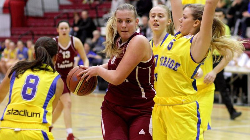 Vineta Bīriņa pārbaudes spēlē pret Zviedriju
Foto: www.basket.ee
