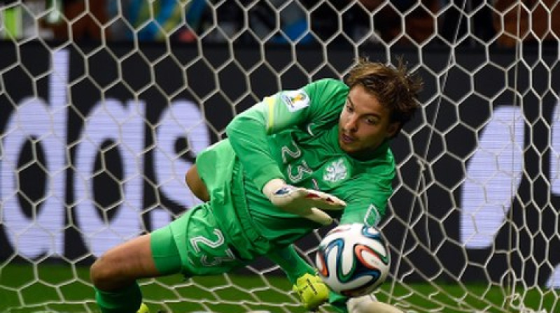 Tims Kruls atvaira 11 metru sitienu
Foto: AFP/Scanpix