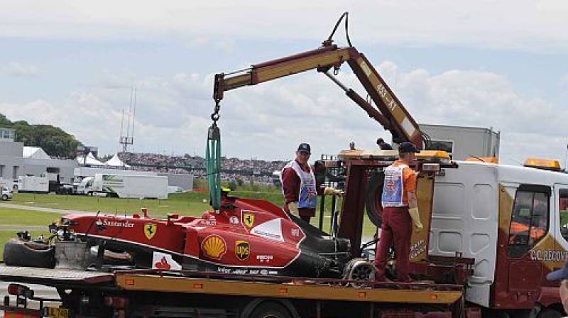 Kimi Raikonena auto pēc avārijas Silverstounā
Foto: LaPresse/Scanpix