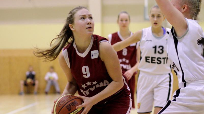 Ivanda Hudjakova un U16 izlase: laba bilance pārbaudes spēlēs.
Foto: basket.ee