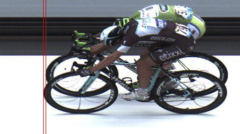 Mateo Trentins fotofinišā apsteidz Peteru Saganu. 
Foto: AP/Scanpix