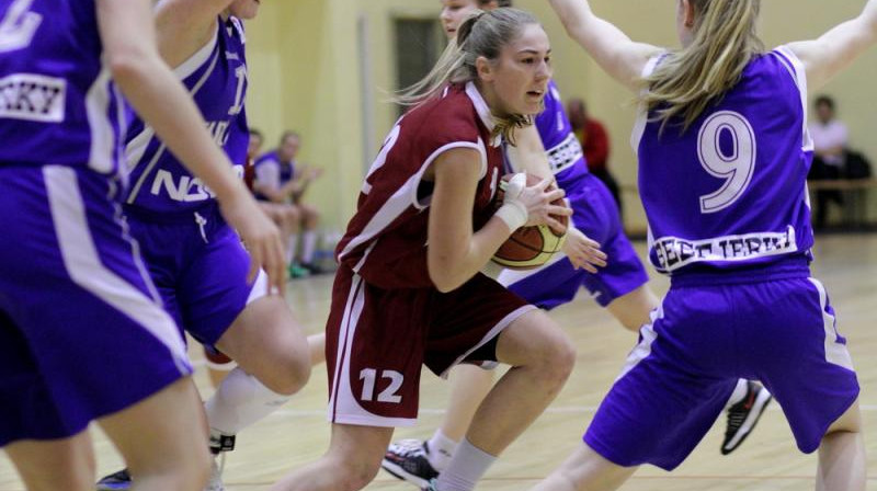Latvijas U16 izlases uzbrucēja Laura Grabe: 11 punktu mačā ar Igaunijas kadetēm.
Foto: basket.ee