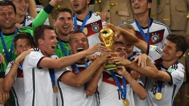 Vācijas futbolisti svin panākumu
Foto:AFP/Scanpix