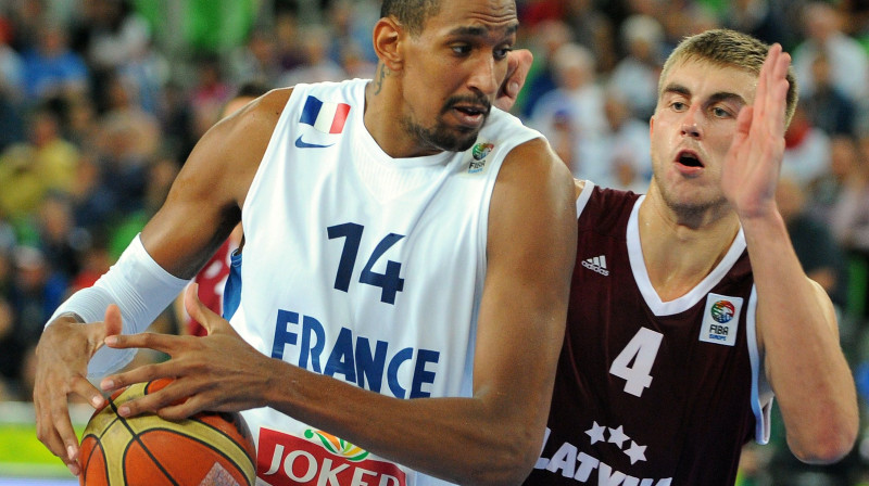 Aleksis Ažensā un Mārtiņš Meiers 2013. gada Eiropas čempionātā 
Foto: AFP/Scanpix