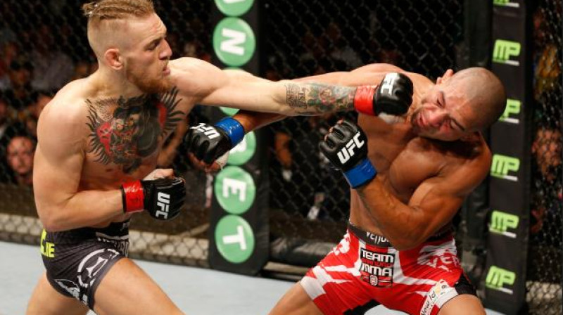 Konors Makgregors (no kreisās) cīņā ar Diego Brandao
Foto: fightersonlymag.com