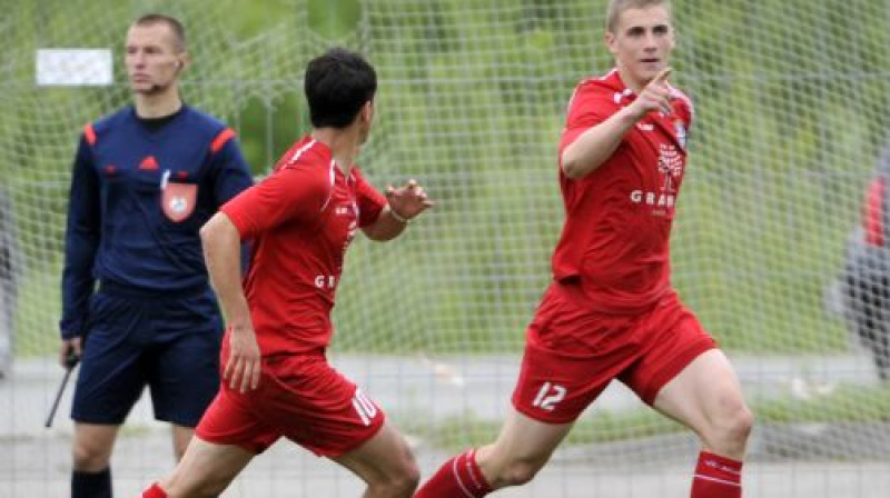 "Skonto" futbolisti Ruslans Mingazovs un Vladislavs Gutkovskis
Foto: Romāns Kokšarovs/F64