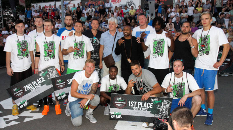 "Sprite Slam Dunk" konkursa dalībnieki un žūrija
Foto: Renārs Buivids (Ghetto Family)