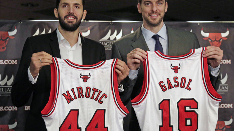 Spānijas spēks Čikāgā - Nikolā Mirotičs un Pau Gazols nākamsezon plecu pie pleca "Bulls" sastāvā 
Foto: AP/Scanpix