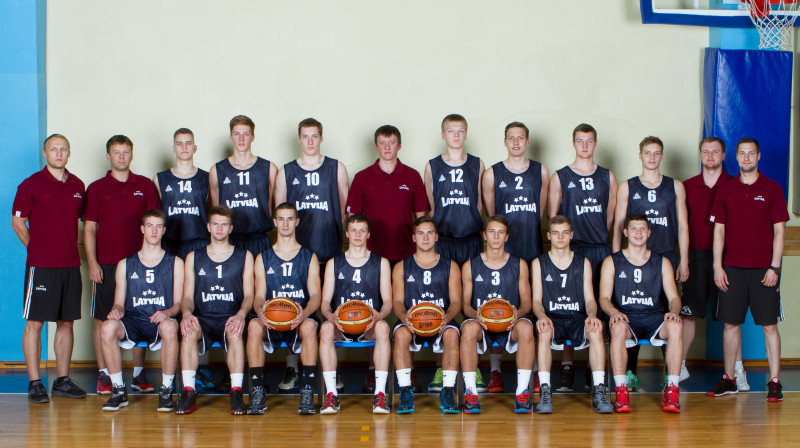 Latvijas U18 izlase: ceturtdien starts Eiropas junioru čempionātā.
Foto: Reinis Oliņš