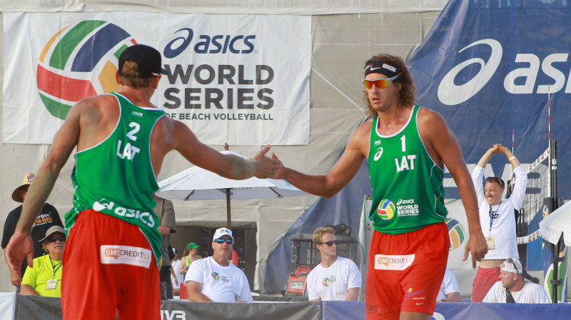 Jānis Šmēdiņš un Aleksandrs Samoilovs
Foto: www.fivb.org