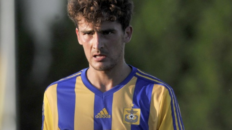 Ģirts Karlsons "Ventspils" dzeltenzilajā kreklā
Foto: Romāns Kokšarovs, Sporta Avīze, f64