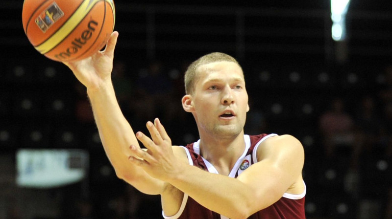 Jānis Strēlnieks 
Foto: Romāns Kokšarovs, Sporta Avīze, f64