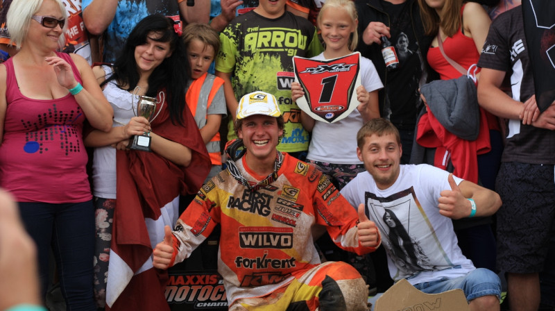 Matīss Karro fanu ielenkumā
Foto: Bavo Swijgers (Wilvo Forkrent KTM)