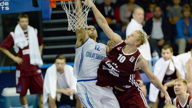 Jānis Timma un Latvijas valstsvienība: pirmā spēle savu līdzjutēju priekšā.
Foto: basketball.uk