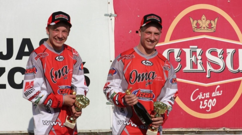 Brāļu Sīļu blakusvāģu ekipāža
Foto: motokross.lv