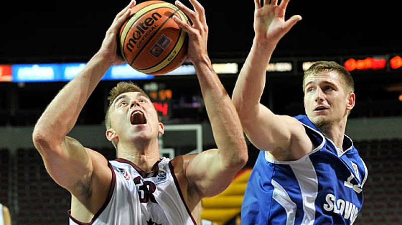 Mārtiņš Meiers un Latvijas valstsvienība: svētdien par trešo uzvaru Eiropas čempionāta kvalifikācijas turnīrā!
Foto: FIBAEurope (Romāns Kokšarovs)