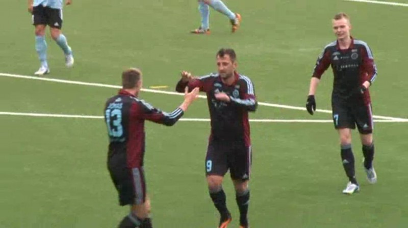 Aleksandrs Čekulajevs turpina gūt vārtus