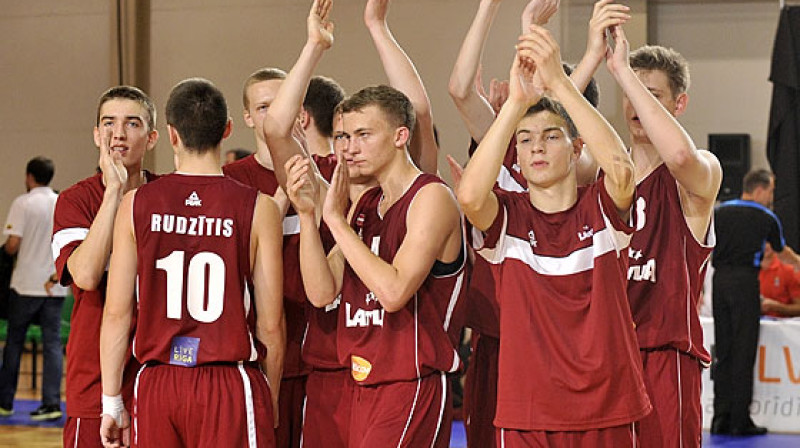 Latvijas U16 izlase: uz Eiropas čempionāta otro posmu ar divām uzvarām un iespējām uzlabot spēli. 
Foto: FIBAEurope.com (Romāns Kokšarovs)