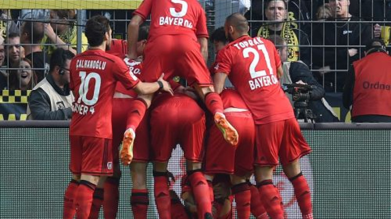 "Bayer" priecājas pēc ātrākā vārtu guvuma Bundeslīgas vēsturē
Foto: AFP/Scanpix