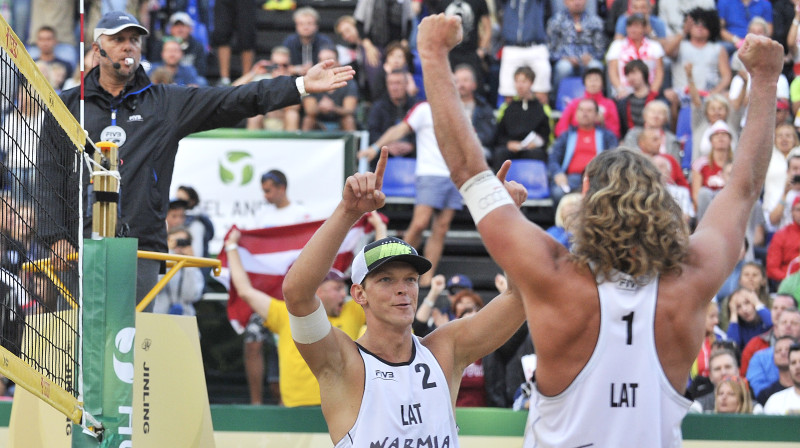 Aleksandrs Samoilovs un Jānis Šmēdiņš
Foto: fivb.org
