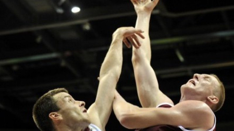 Rolands Šmits: 7 punkti un 8 atlēkušās bumbas Latvijas valstsvienības spēlē ar Slovākijas izlasi.
Foto: FIBAEurope.com
