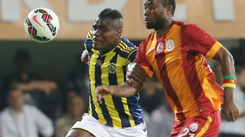 Emanuels Emenike pret Oreljēnu Šedžū
Foto: fenerbahce.org