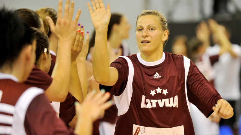 Ieva Veinberga palīdzēja Latvijas izlasei kvalificēties Eiropas čempionātam
Foto: Romāns Kokšarovs, f64