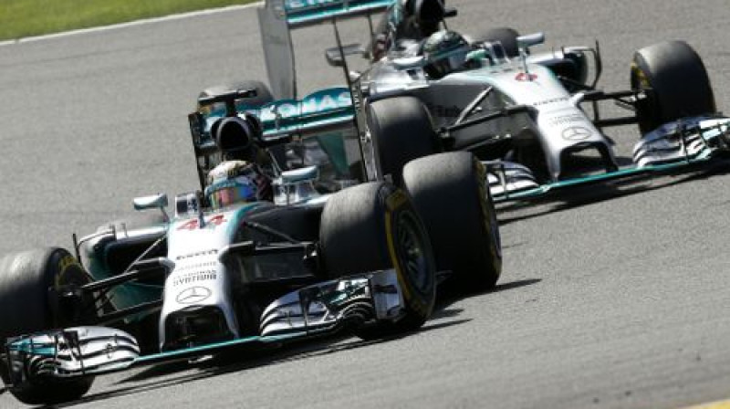 "Mercedes" formulas Beļģijas trasē
Foto:HZ/PIXATHLON/SIPA/Scanpix