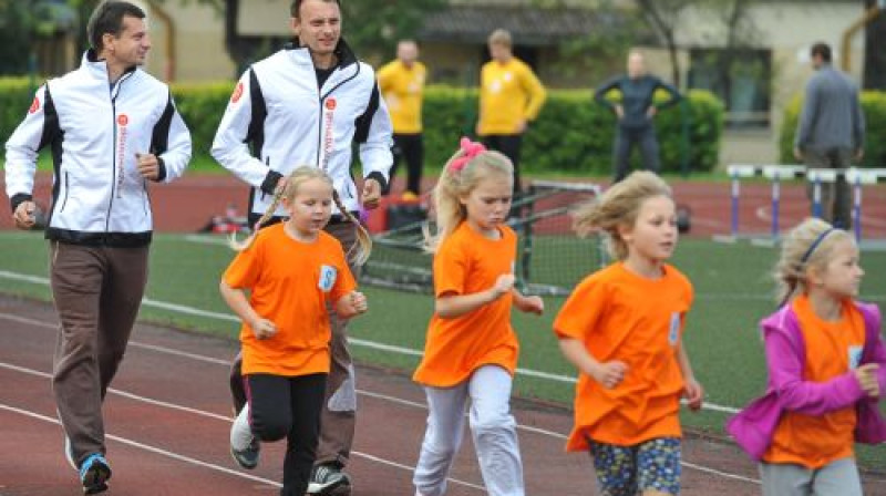 Martins un Tomass Dukuri un Siguldas topošie sportisti
Foto: Aivars Liepiņš