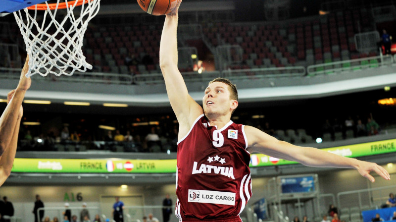 Dairis Bertāns: līdzjutēju galvenais favorīts cīņā par titulu Gada basketbolists'2014.
Foto: Romāns Kokšarovs, ''Sporta Avīze'', f64