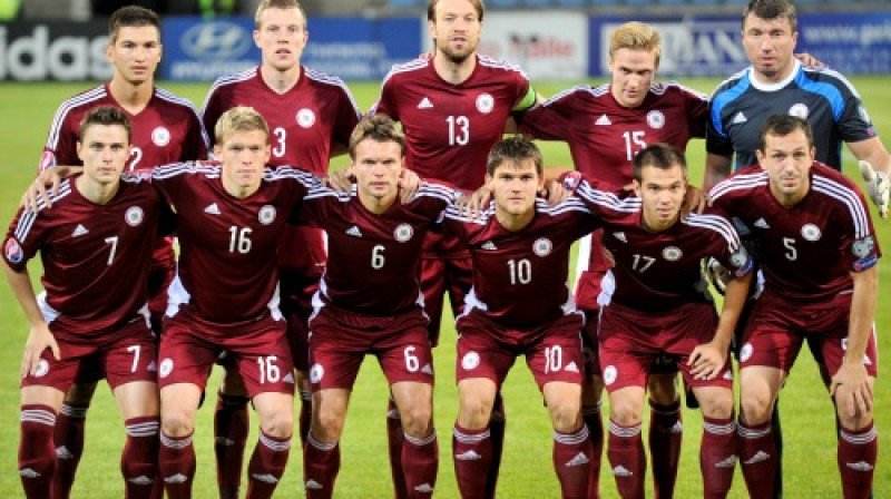 Latvijas izlase pirms mača ar Armēniju
Foto: Romāns Kokšarovs (f64)