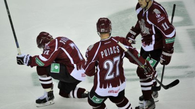 Roberts Bukarts guvis vārtus abās spēlēs
Foto: Romāns Kokšarovs, Sporta Avīze, f64