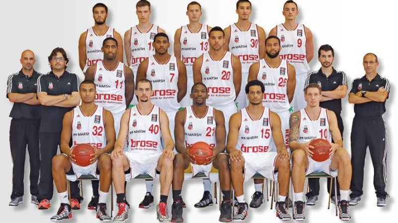 Jānis Strēlnieks un "Brose Baskets" basketbolisti 12. septembrī piedalījās komandas prezentācijā
Foto: Brose Baskets