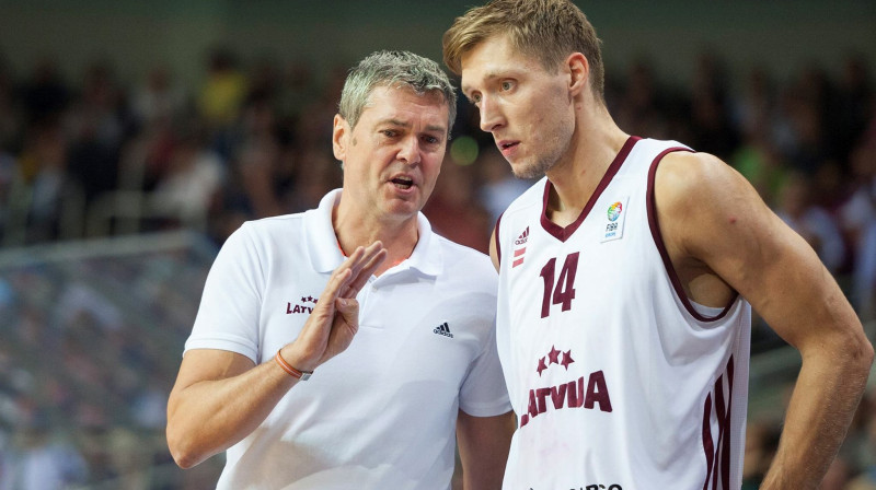 Ainars Bagatskis un Kaspars Bērziņš nākamnedēļ cīnīsies par Pjotra Ņesterova kausu
Foto: Romāns Kokšarovs, f64