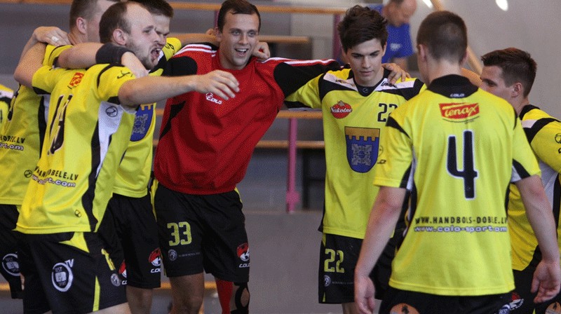 Dobeles "Tenax" handbolisti šajā sezonā centīsies aizstāvēt Latvijas čempionu nosaukumu. 
Foto: Sandra Škutāne/handball.lv