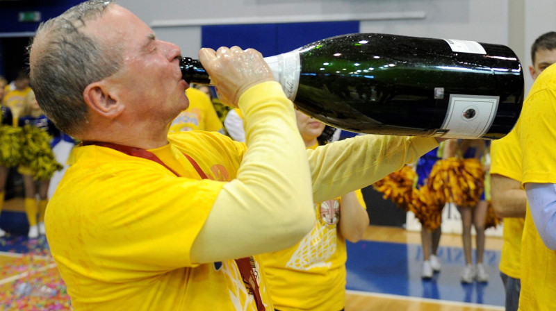 Aivars Lembergs 2013. gada 6. aprīlī, dienā, kad Ventspils pirmo reizi uzvarēja Baltijas Basketbola līgā
Foto: Romāns Kokšarovs, f64