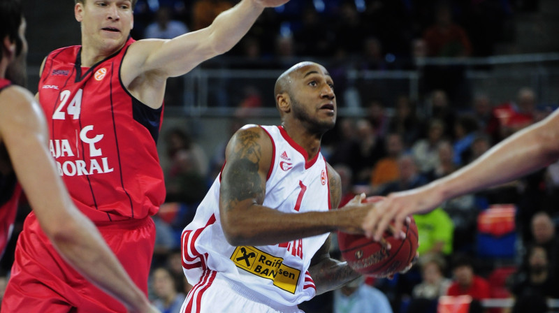 Breisijs Raits (ar bumbu) Ostendē godam aizstāv Jeruzalemes "Hapoel" krāsas
Foto: AFP/Scanpix