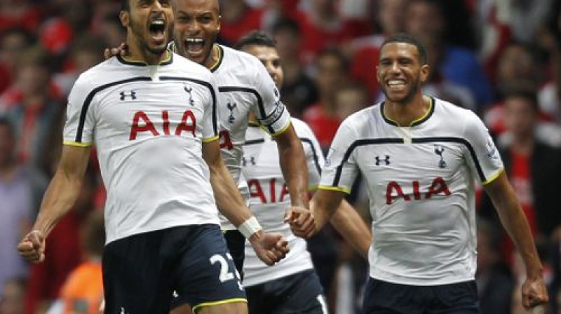 "Tottenham" spēlētāji pēc vārtu guvuma
Foto: AFP/Scanpix