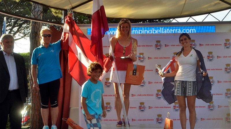 Ilona Grīnberga, Vita Matīse, Džoana Stērlinga
Foto: cvblanes.cat
