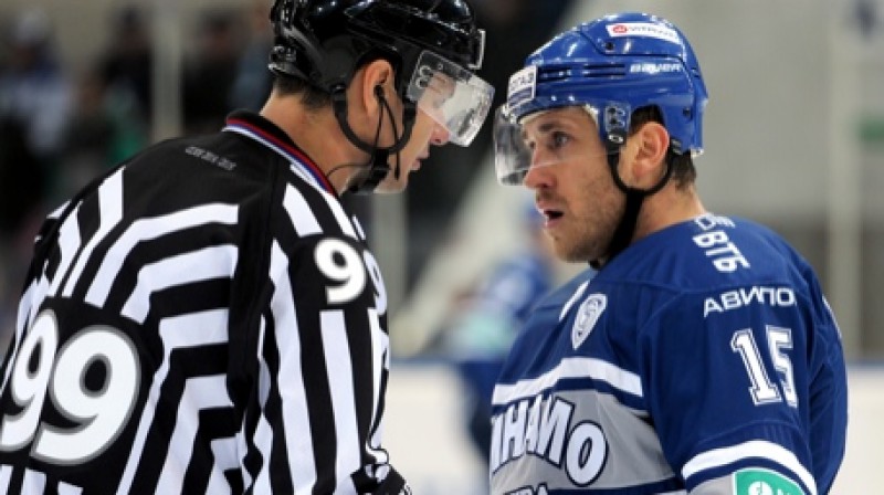Mača tiesnesis un Mārtiņš Karsums 
Foto: khl.ru