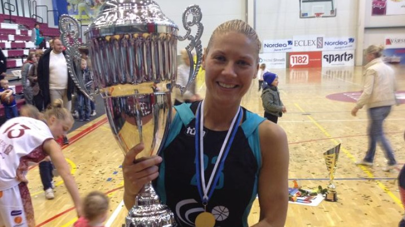 Laura Audere ar Igaunijas čempionu kausu
Foto: Argo Luigas