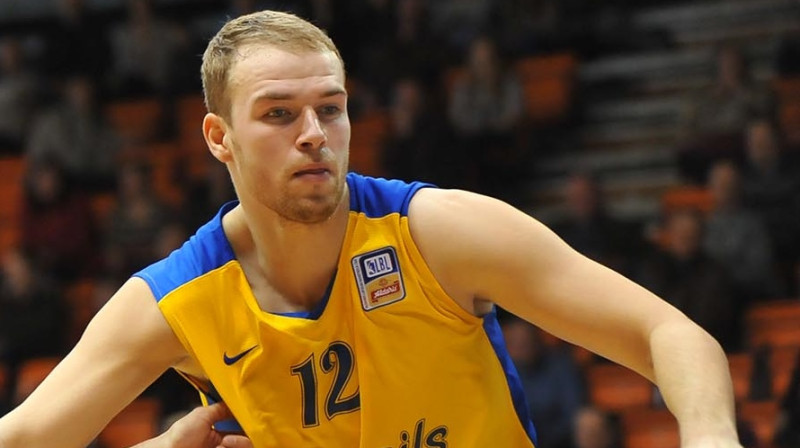 Māris Gulbis pirmajā pārbaudes spēlē nepiedalījās slimības dēļ, cerams, ka piektdien Māris laukumā dosies.