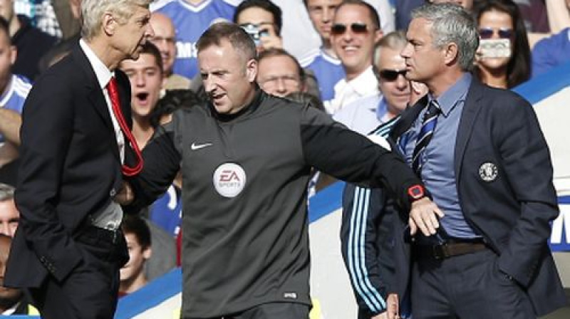 Rezerves tiesnesis cenšas izšķirt Arsēnu Vengeru un Žuzē Mourinju
Foto: AFP/Scanpix