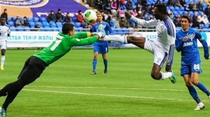 Patriks Tvumasi ir patīkams izņēmums - viens no retajiem, kam karjera pēc Virslīgas iet augšup...
Foto: Vladimir Shapovalov (ru.uefa.com)