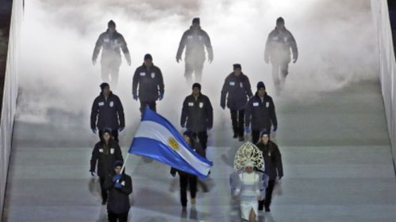 Argentīnas delegācija Soču spēļu atklāšanas ceremonijā
Foto: AP/Scanpix