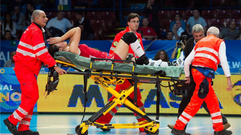 Ķīna zaudē līderi, bet tiek pusfinālā
Foto: italy2014.fivb.org