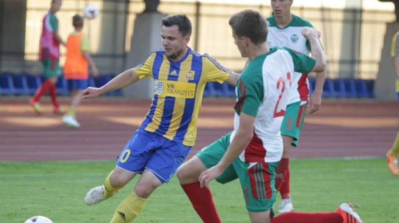 Jānis Jēkabsons pret Juriju Žigajevu
Foto: "Latvijas Futbola virslīga"