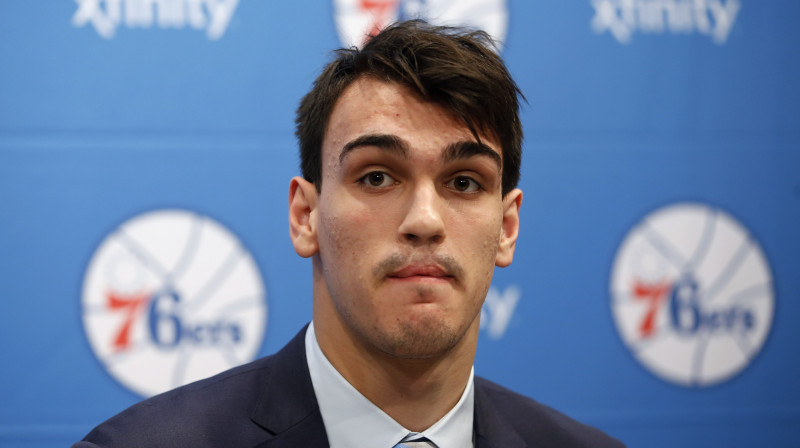 20 gadus veco Dario Šariču šogad draftēja ar 12. numuru, tiesības uz spēlētāju pieder "76ers". 
Foto: AP/Scanpix