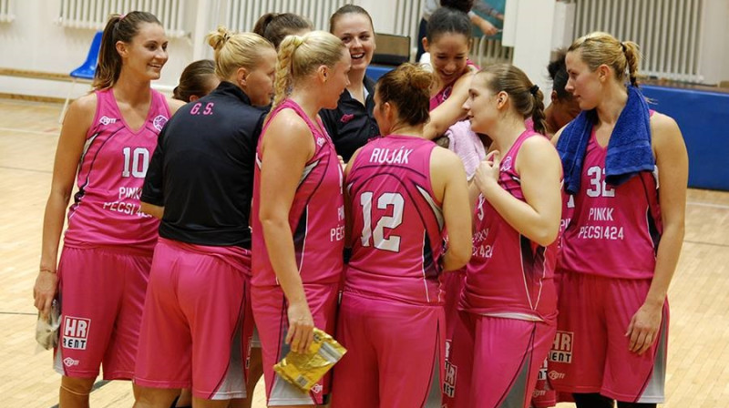 Aija Putniņa (pirmā no labās)
Foto: PINKK Pecsi